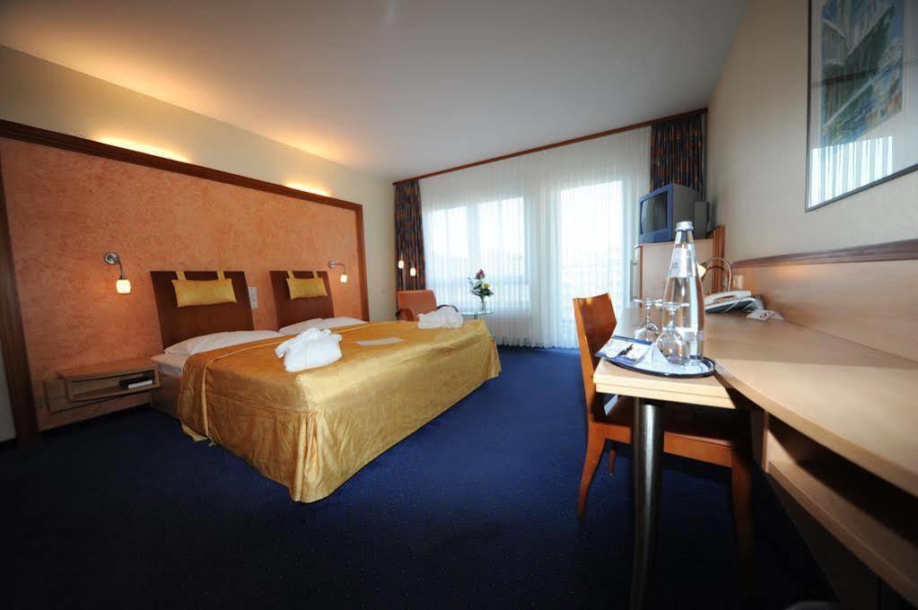 Hotel Ascot Bristol Potsdam Eksteriør billede